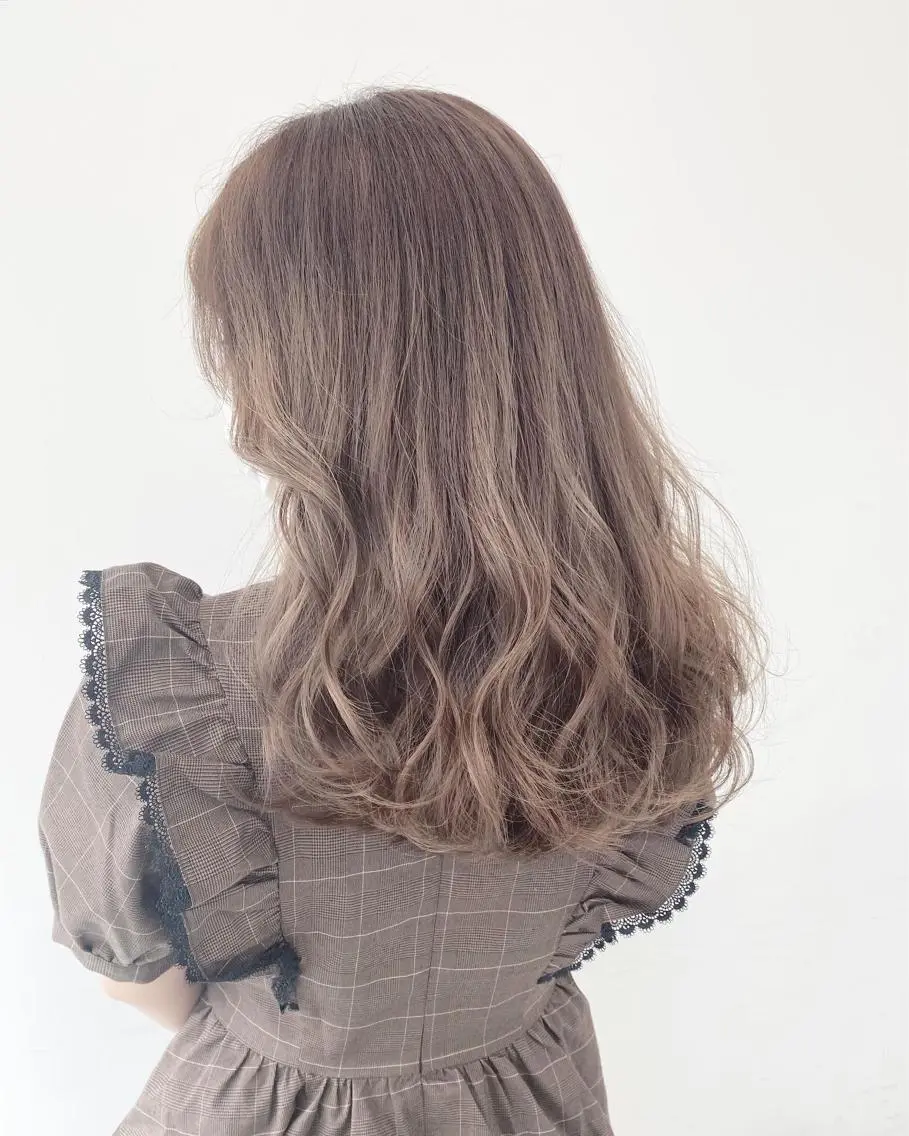 ロング カラー ブリーチ グラデーションカラー 【ブリーチカラー】 🌈ALIVE若山葵のヘアスタイル
