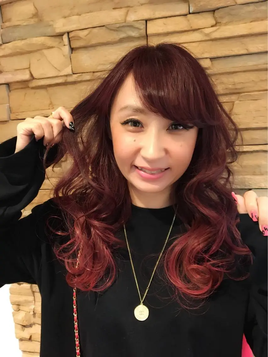 ロング カラー グラデーションカラー ピンクカラー きむえり/髪質改善 /うねり広がり改善のヘアスタイル