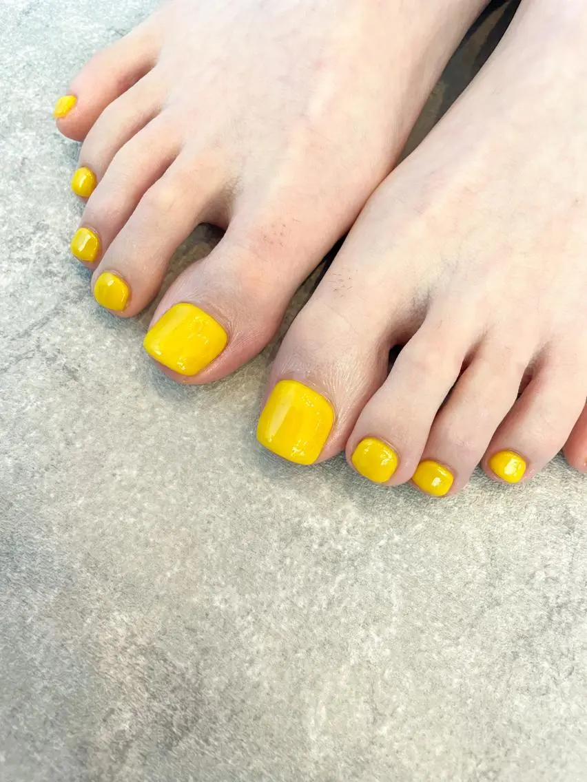 ネイル ワンカラーネイル フットネイル Lira nailのネイルデザイン