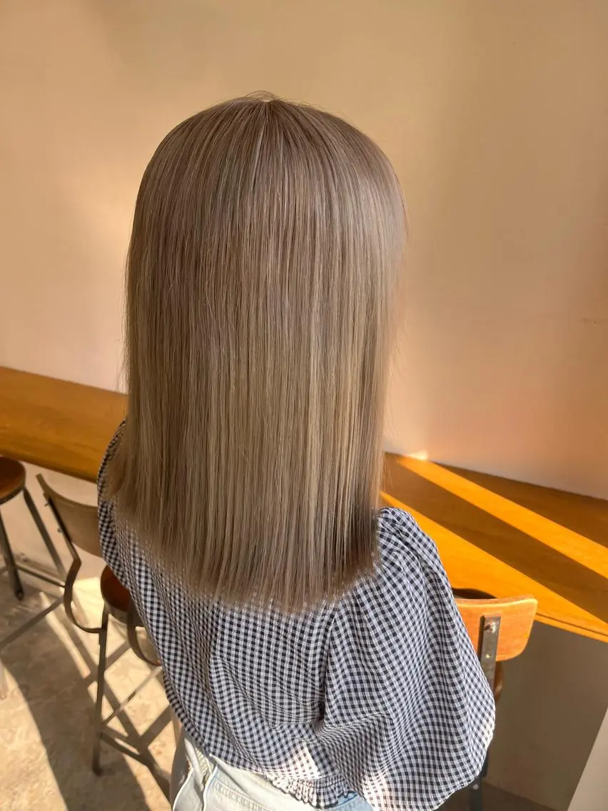 セミロング カラー ヘアアレンジ ヘアカラー 高島 凜のヘアスタイル