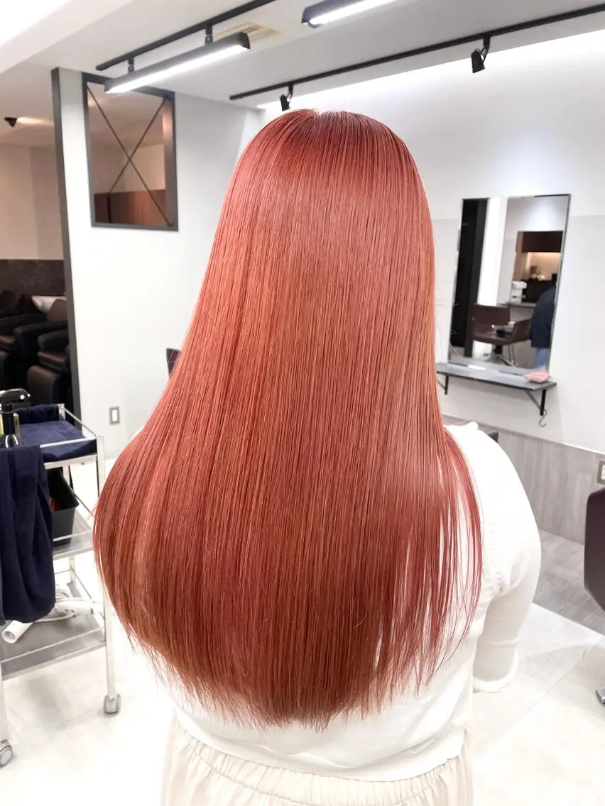 カラー AIRI layer cut hairのヘアスタイル