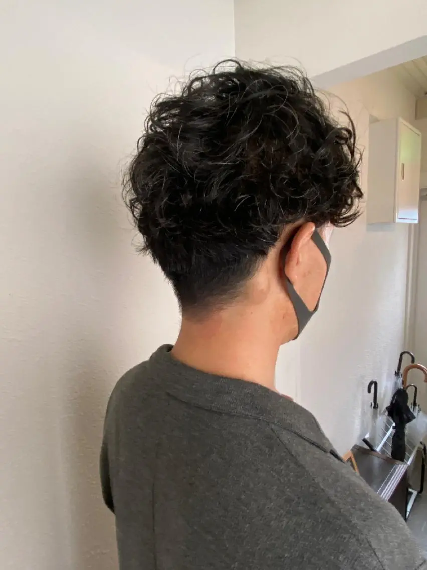 ショート カラー パーマ ヘアアレンジ メンズ キッズ ネイル マツエク・マツパ ビジネス メンズインナーカラー マッシュ メンズウルフカット アッシュ 久木原 ゆりのヘアスタイル