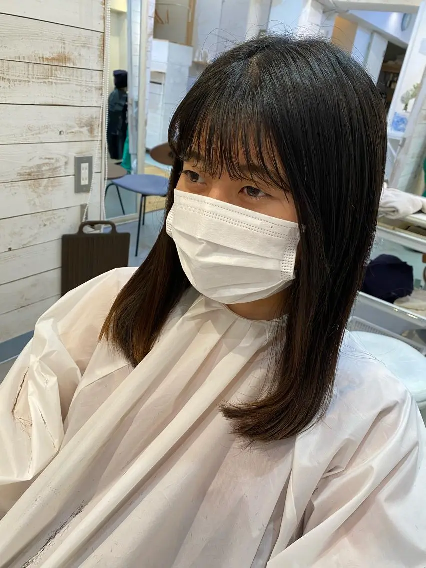 セミロング 天神最安値エクステ カラーレイヤーカットのヘアスタイル