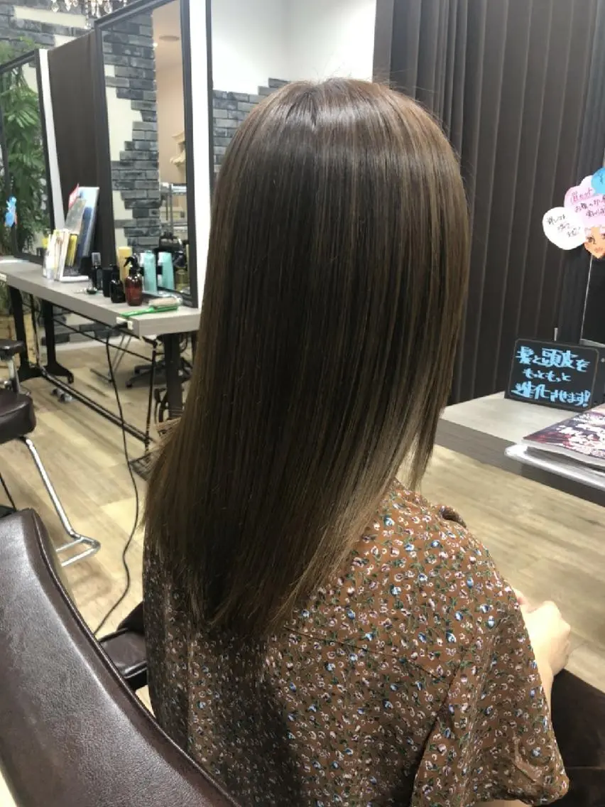 セミロング カラー 髪の病院 ルーミールームのヘアスタイル