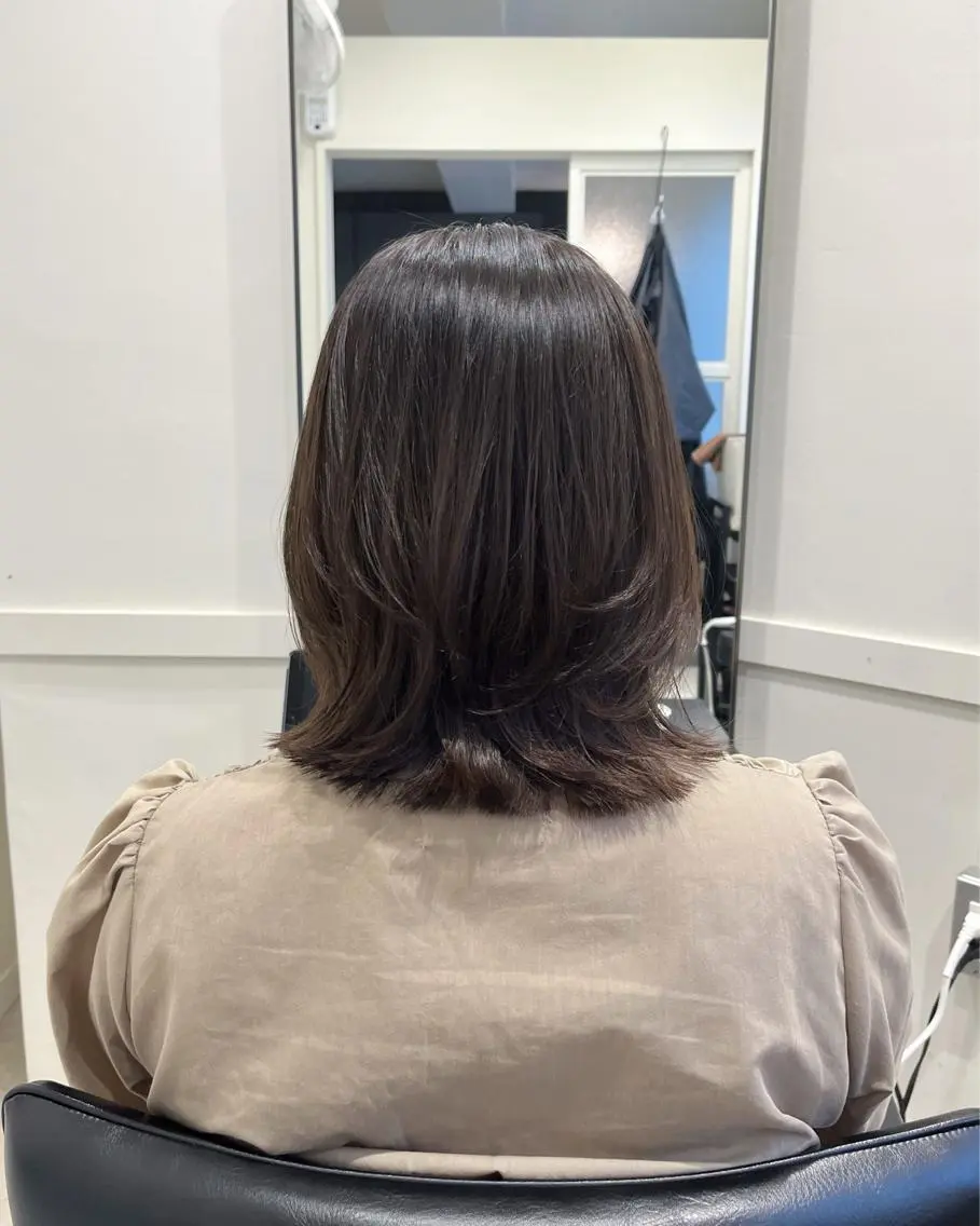 ミディアム カラー グレージュ レイヤーカット 🫧こおりやま なつみ🫧のヘアスタイル