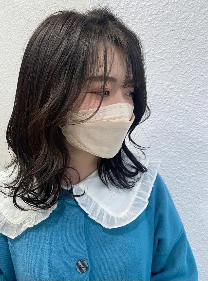 ミディアム 顔周りカット 韓国風ヘア おくれ毛 トリートメント 小顔レイヤー/ ベージュ🤍Rieのヘアスタイル
