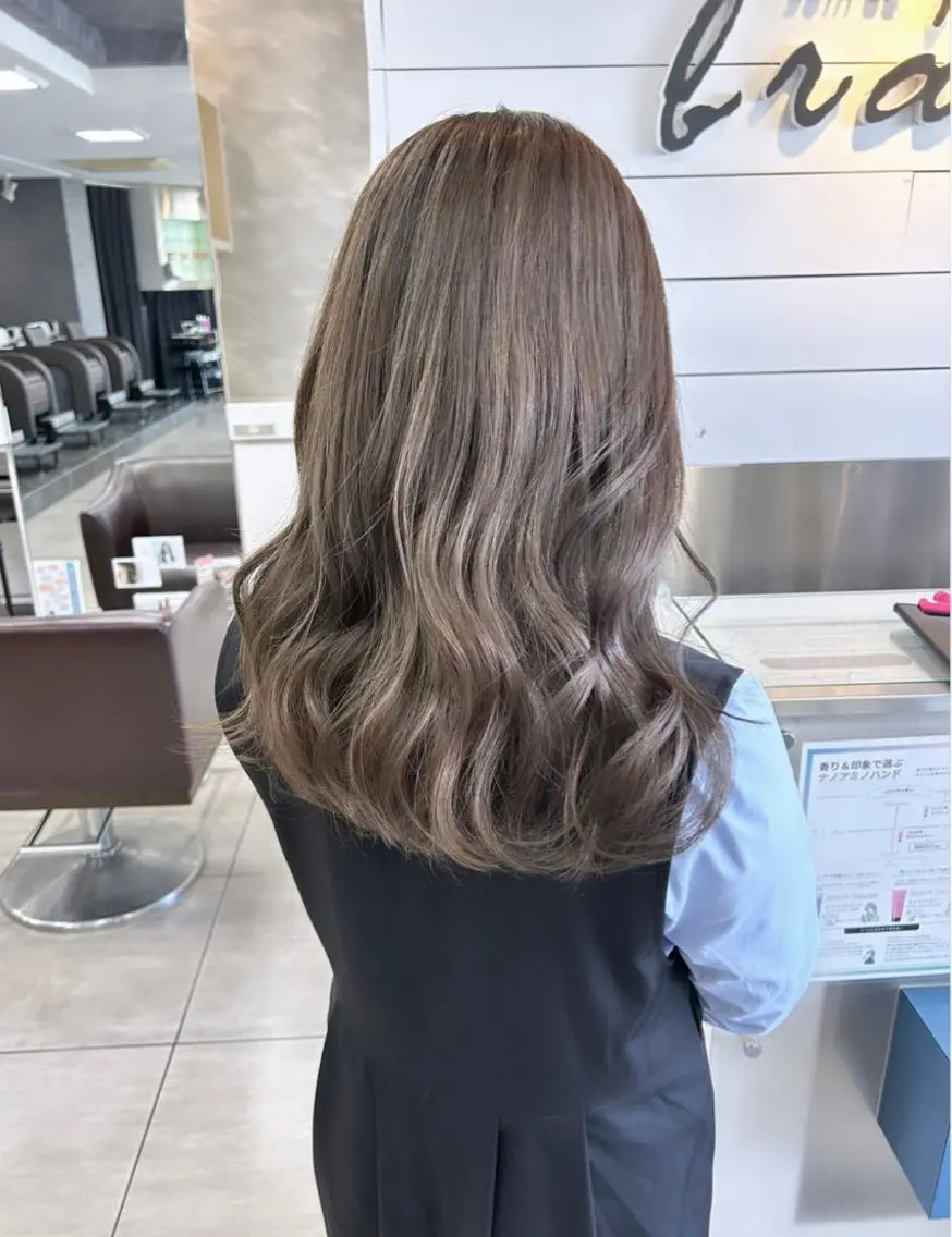 セミロング カット ヘアカラー レイヤー/艶髪カラー 森本くるみのヘアスタイル