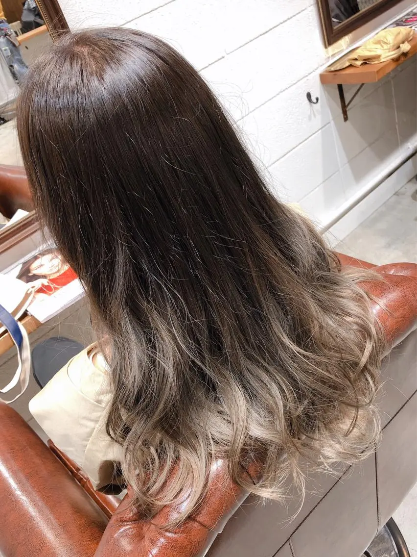 ロング カラー ブリーチ グラデーションカラー ヘアカラー トリートメント ⭐️ハイクオリティ カラー杉本雄志⭐️のヘアスタイル