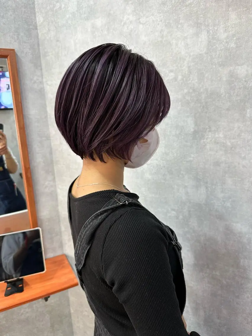 ショート 切りっぱなしボブ ショートボブ ハンサムショート 丸みショート アッシュ カット ヘアカラー トリートメント モテ髪/ボブ/ショー ト/アダチフウトのヘアスタイル