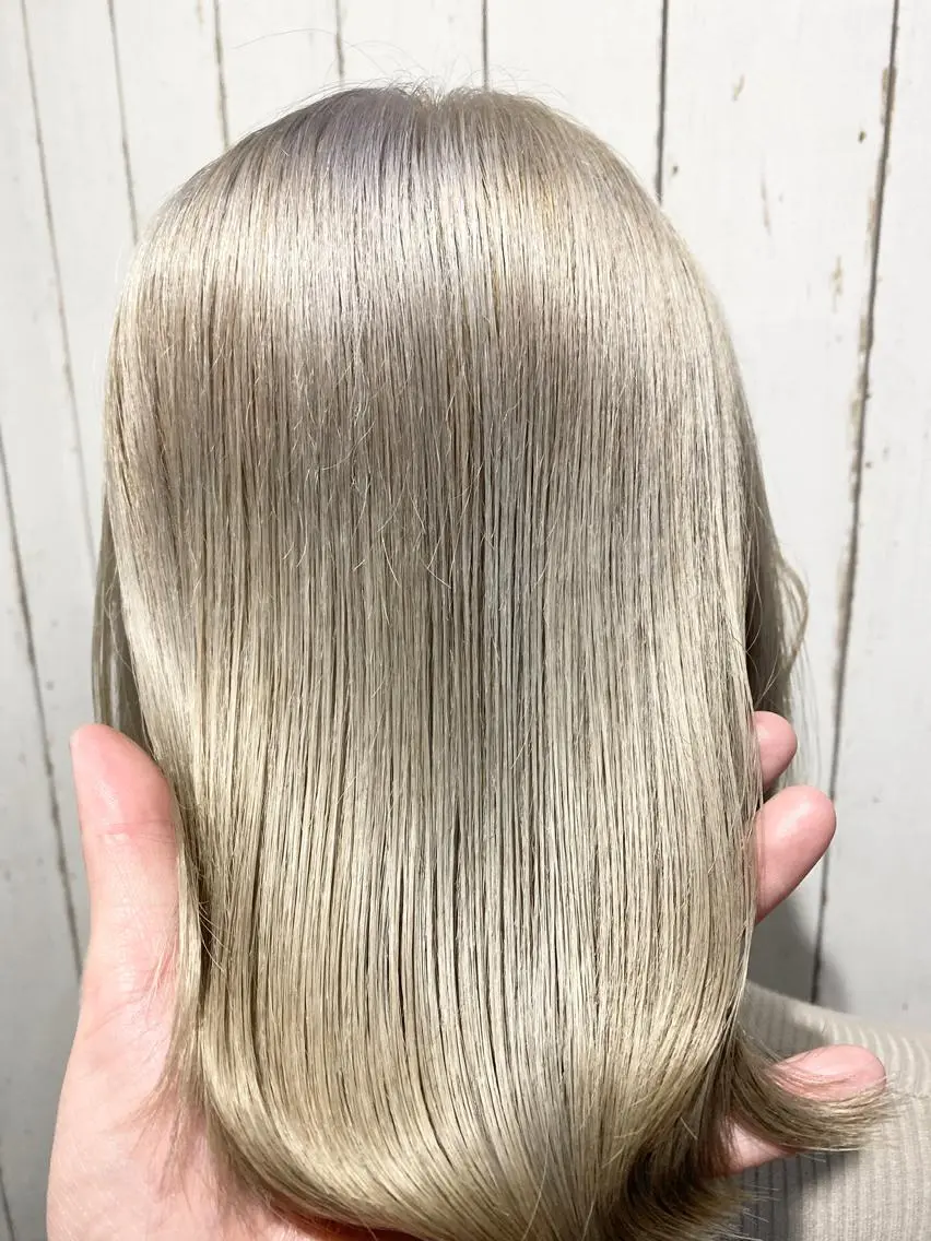 ミディアム カラー パーマ ヘアアレンジ アッシュ バレイヤージュ ベージュカラー ブリーチ 透明感カラー 👑指名率No.1 👑坂口飛翔のヘアスタイル