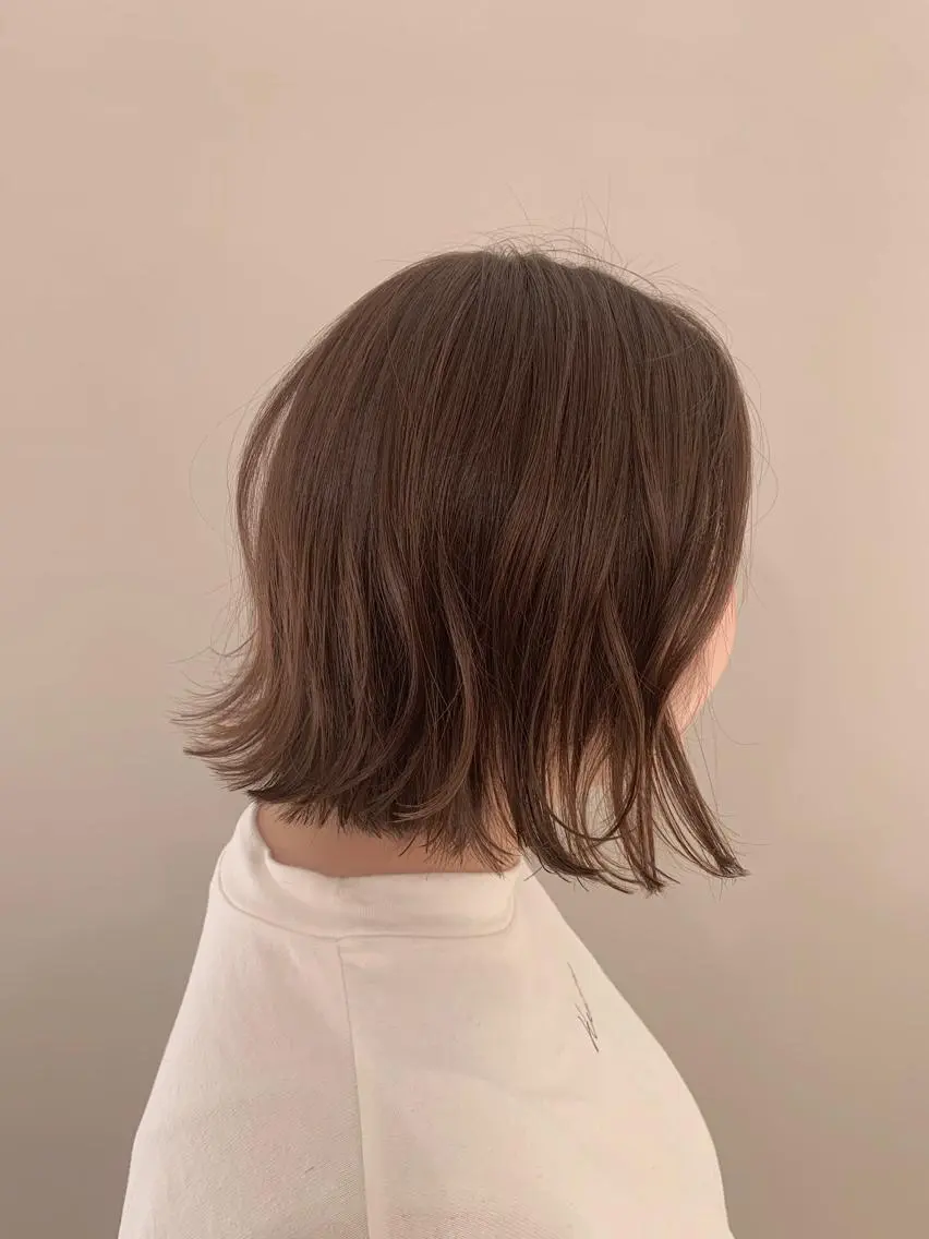ショート カラー パーマ ヘアアレンジ ベージュカラー ボブ 加藤 綾華のヘアスタイル
