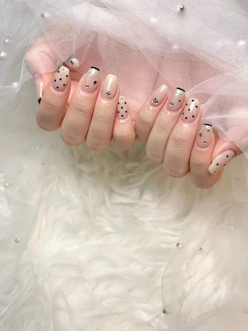 ネイル ハンドネイル PEEKABOO 旧:momo京橋のネイルデザイン