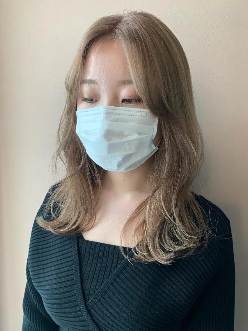 ロング カラー ベージュカラー ブリーチ ホワイトベージュ カット ヘアカラー トリートメント hubhair レイヤー/透明感のヘアスタイル
