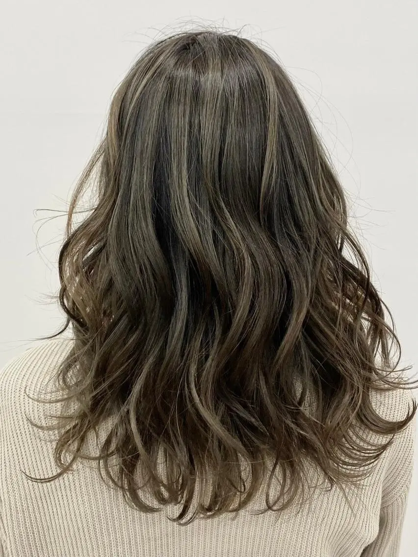 カラー アディクシーカラー アッシュ ブルーカラー ダークアッシュ グレージュ 【公式】amble luxe 中野のヘアスタイル