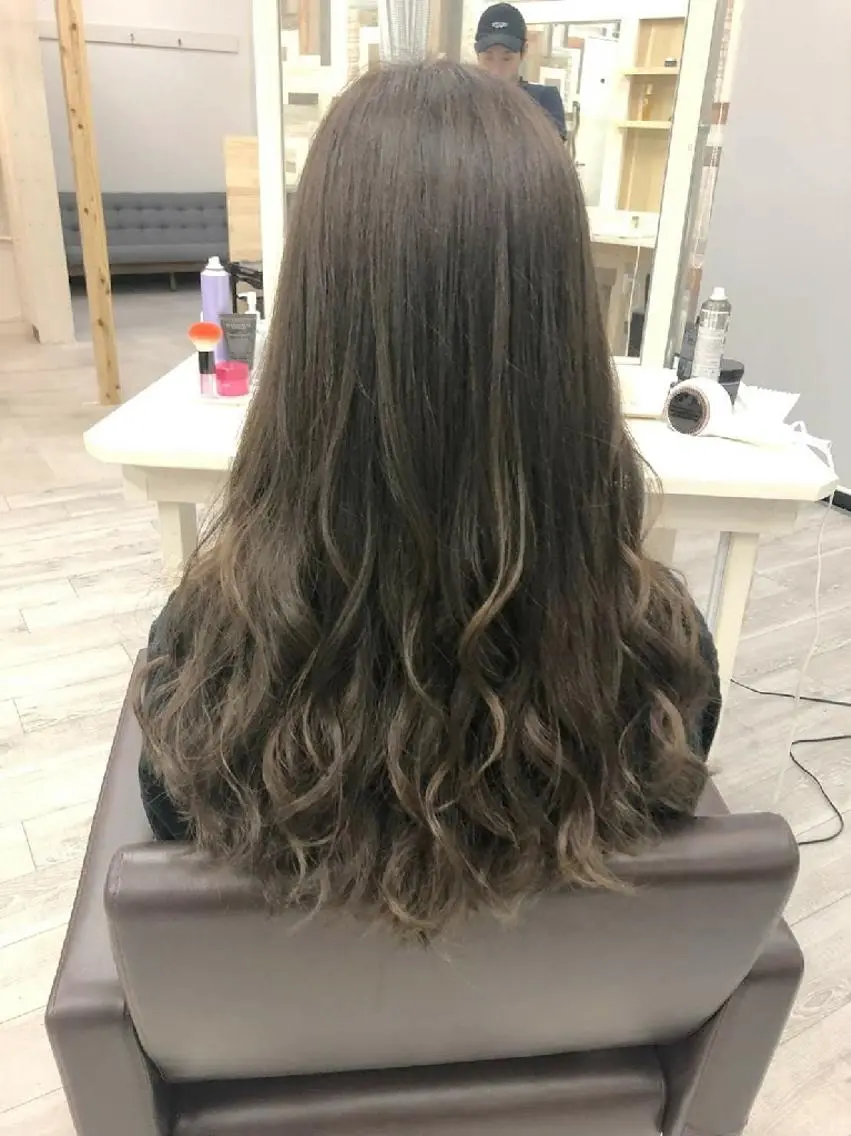ロング カラー パーマ ヘアアレンジ 透明感カラー グレージュ ヘアカラー コウスケ rebornのヘアスタイル