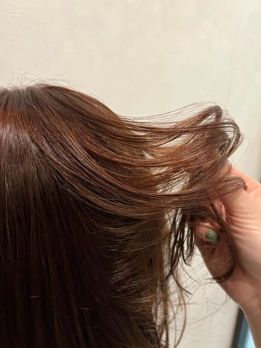 ミディアム 小池 楓のヘアスタイル