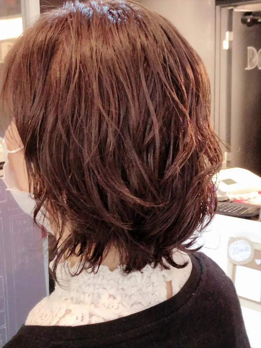 ミディアム パーマ ミディアムパーマ カット パーマ トリートメント 伴 香織のヘアスタイル