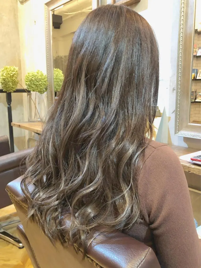 ロング カラー シールエクステ ミストバング ベージュカラー ブリーチ ブラウンカラー エクステ指名No.1 【店長】橘田のヘアスタイル