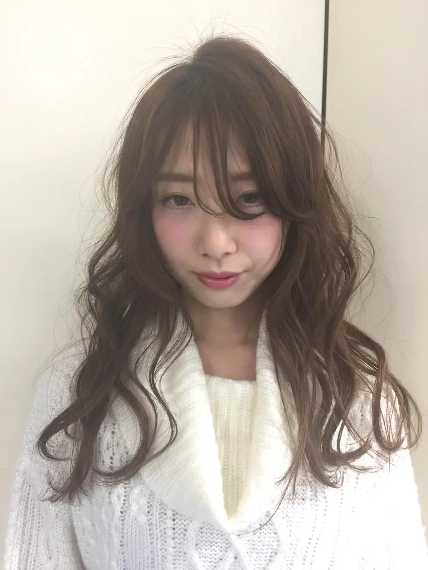 ミディアム セミロング レイヤーカット　小山 悠のヘアスタイル