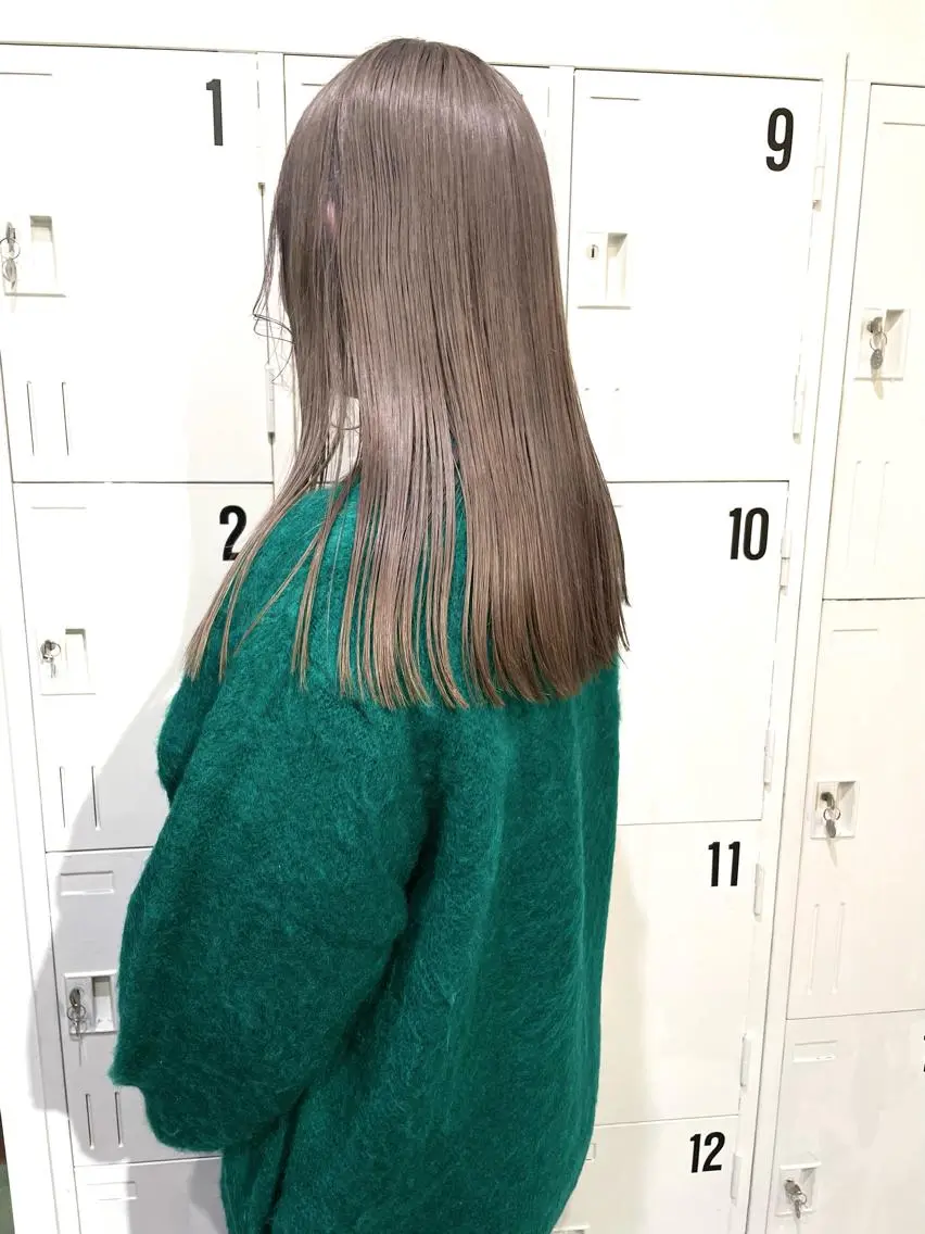 ミディアム 大角 実希のヘアスタイル