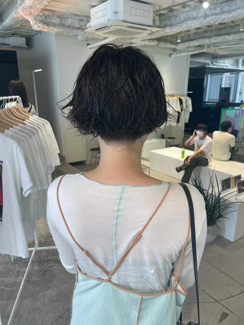 ショート パーマ oma 袮次金 鈴香のヘアスタイル