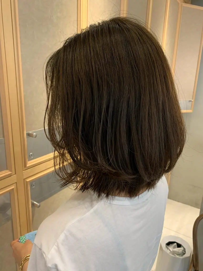 ショート カラー グレージュ オリーブグレージュ オリーブグレー チバ タクミのヘアスタイル