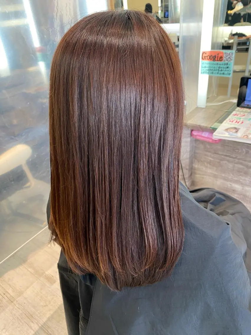ロング カラー イルミナカラー レッドカラー 小顔レイヤー/ ベージュ🤍Rieのヘアスタイル