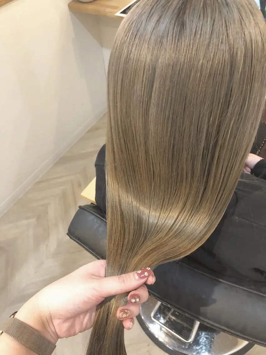 ロング ayumi ／透明感カラーのヘアスタイル