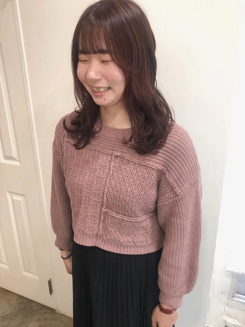 ミディアム カラー カット ヘアカラー トリートメント MIOベージュカラー 柔らかいカラーのヘアスタイル