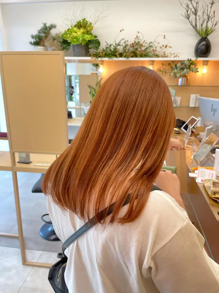 カラー オレンジ 山下 とよかのヘアスタイル