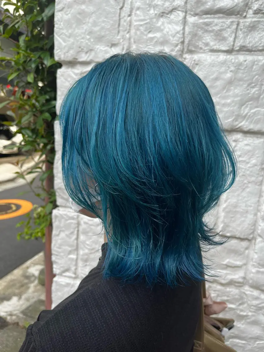 ミディアム カラー アクアカラー ブルーカラー カット ヘアカラー トリートメント ヘッドスパ ヘアセット カジュアルを女っぽく 𝗮𝘆𝗮𝗰𝗼のヘアスタイル