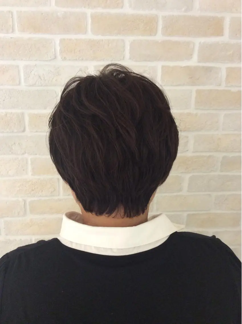 ショート くせ毛 山田 真知子のヘアスタイル