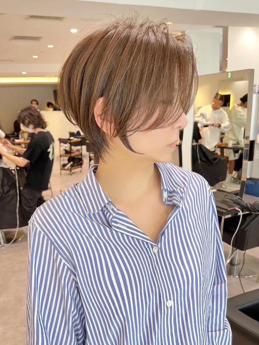 ショート カラー カット ヘアカラー 襟足でお悩みの方✂︎ くびれ職人ハシモトのヘアスタイル