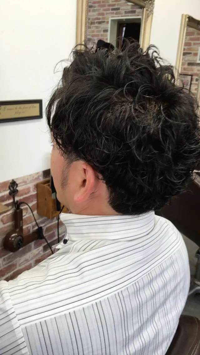 ショート パーマ メンズ メンズパーマ ツーブロック hairsolon Geminiのヘアスタイル