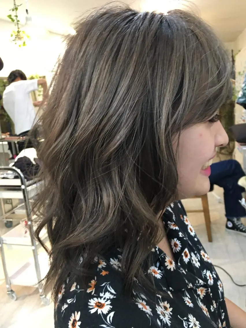 ミディアム エクステ(レミー毛) NINEのヘアスタイル