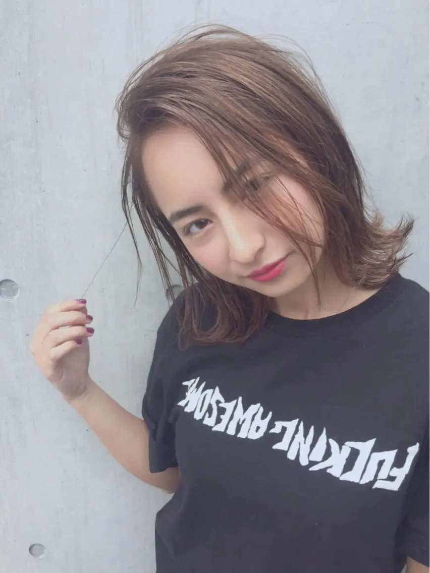 ミディアム 外ハネヘア カット ヘアカラー トリートメント 透明感カラー🌿ボブ ✨飛田 ケイのヘアスタイル