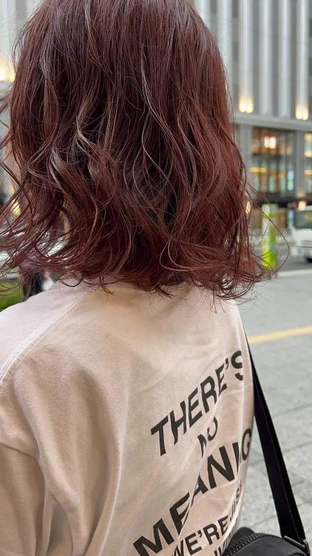 ミディアム カラー ブリーチ カット 縮毛矯正 ツキノキ ミナのヘアスタイル