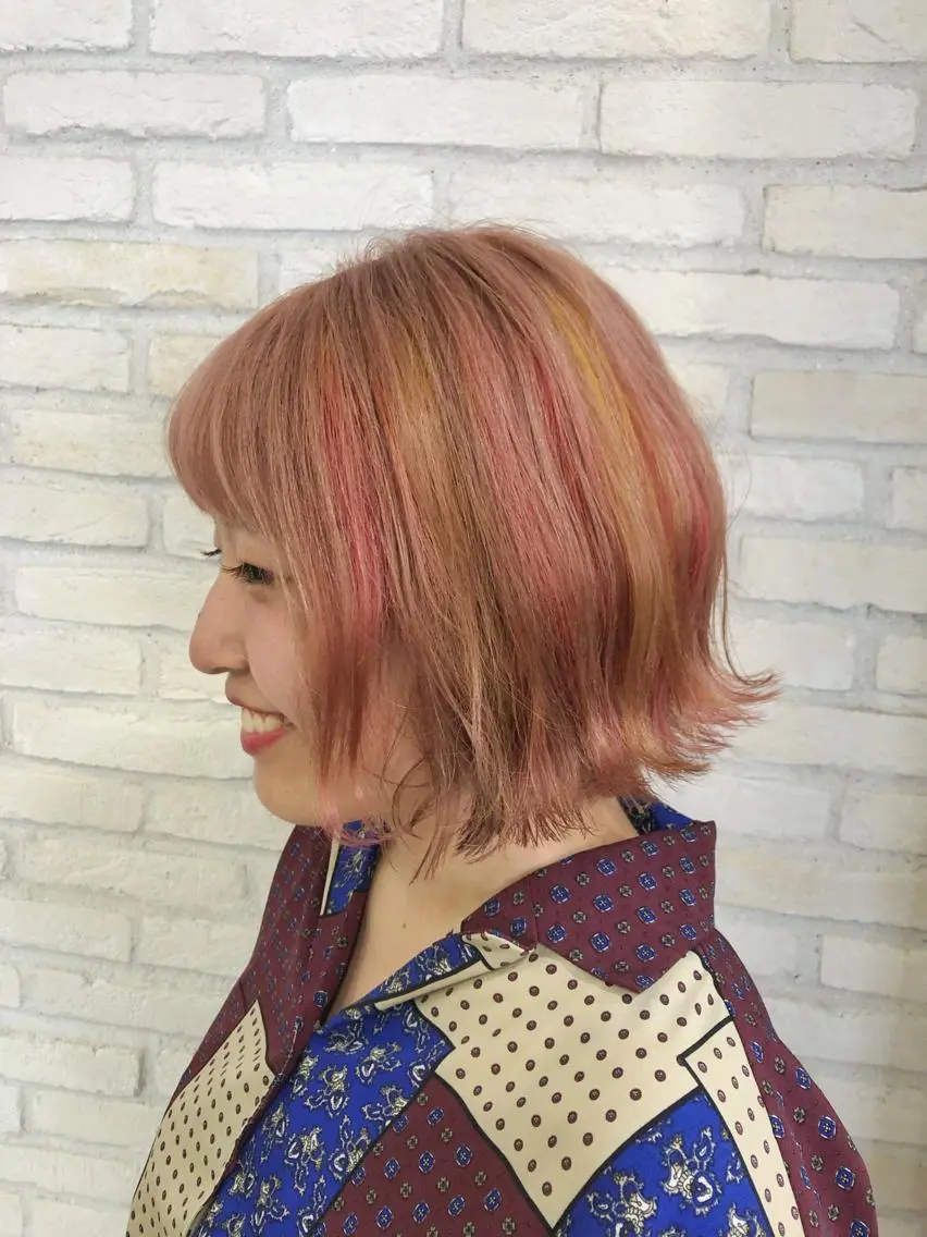 ショート カラー デザインカラー オレンジ イエローカラー 大平 美沙のヘアスタイル