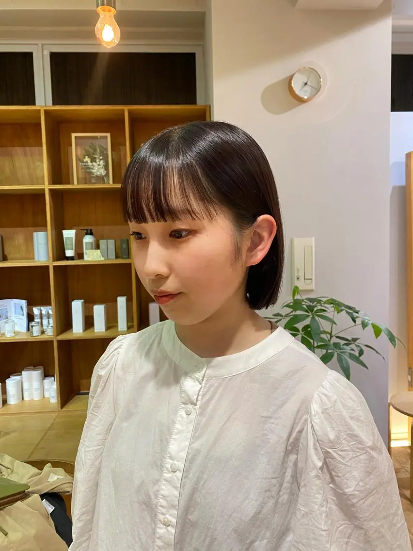 ショート ボブ ワイドバング 大人可愛い♡コテ巻き パーマ🌼杉田 萌恵のヘアスタイル