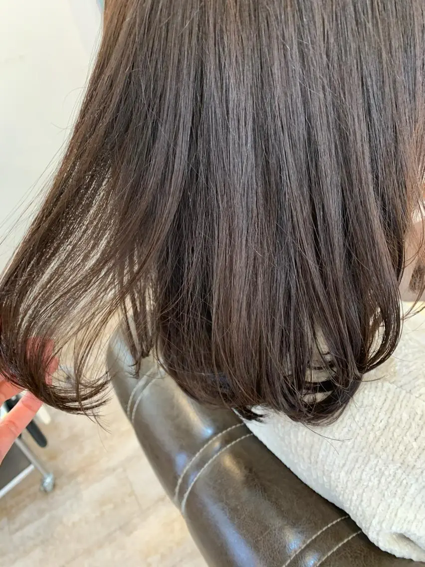 ミディアム カラー ベージュカラー 透明感カラー レイヤーカット カット ヘアカラー 藤間 帆乃夏（とうまほのかのヘアスタイル