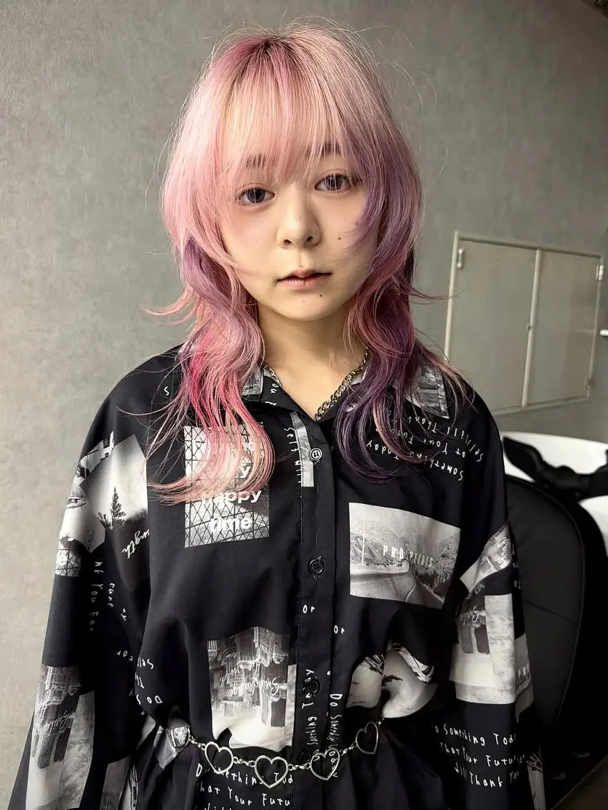 ミディアム カラー デザインカラー ラベンダーカラー ピンクカラー レイヤーカット ウルフカット カット ヘアカラー トリートメント ウルフレイヤー/ 中性ウルフ/タカハシのヘアスタイル