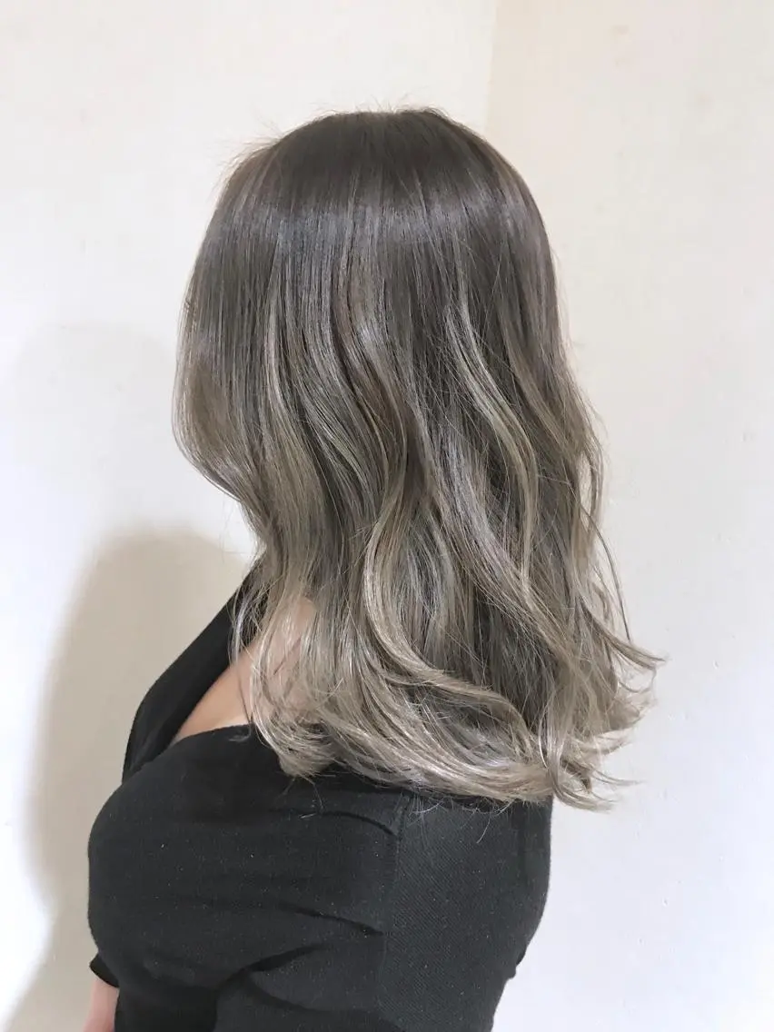セミロング カラー パーマ ヘアアレンジ グレージュ ハイライトカラー ハイライト ヘアカラー 縮毛矯正/美髪 髪質改善/石田幸輔のヘアスタイル