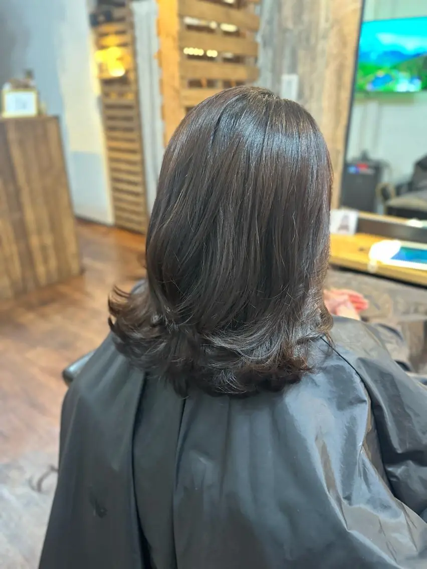 ミディアム カラー アッシュ カット ヘアカラー トリートメント Luzir⭐︎ GEN⭐︎のヘアスタイル