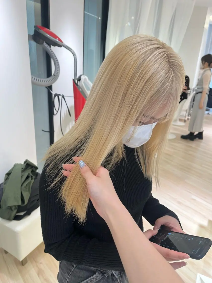 ミディアム カラー ブリーチ GOODDAY ヘアサロンのヘアスタイル