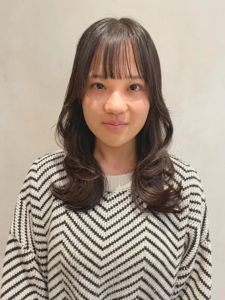 セミロング かわい りほのヘアスタイル