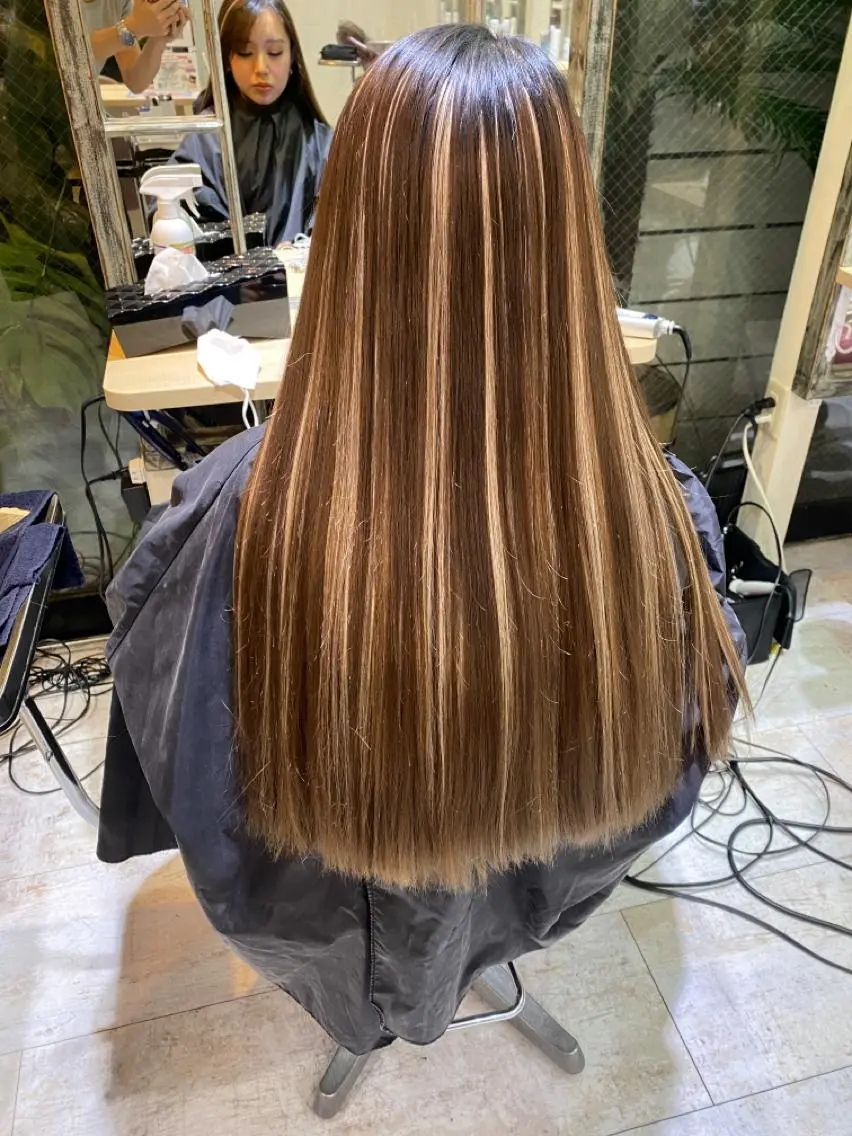 ロング カラー ササ キのヘアスタイル