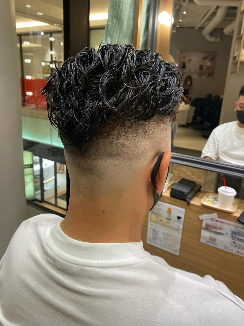 ショート パーマ メンズ unopulir 景山 凌のヘアスタイル