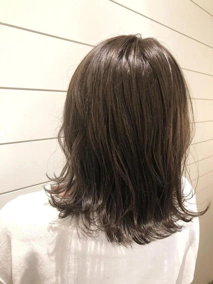 セミロング カラー グレージュ カット ヘアカラー トリートメント 🍊新宿南口🍊 ERINAのヘアスタイル