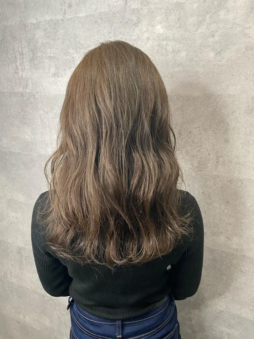 セミロング _WHITE 天神店のヘアスタイル