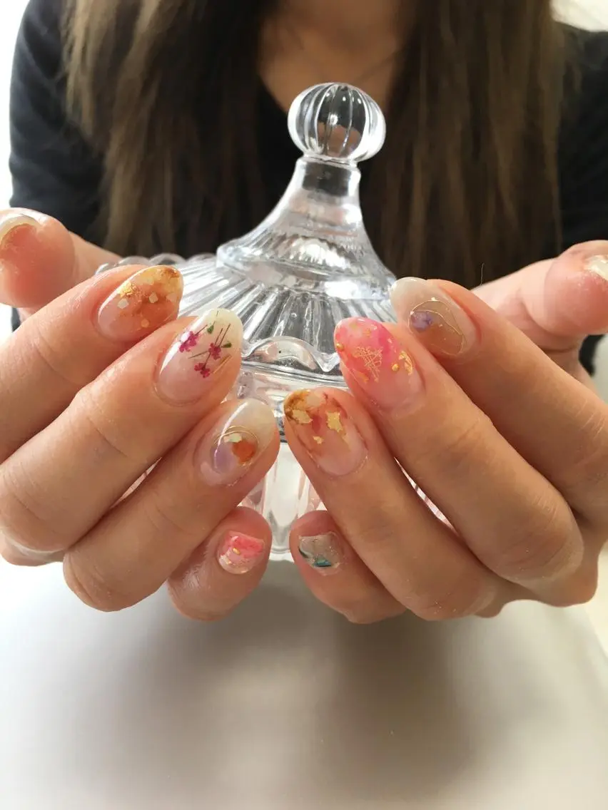 ネイル アートネイル フラワーネイル ニュアンスネイル 春ネイル 青柳 亜梨奈のマツエク・マツパデザイン